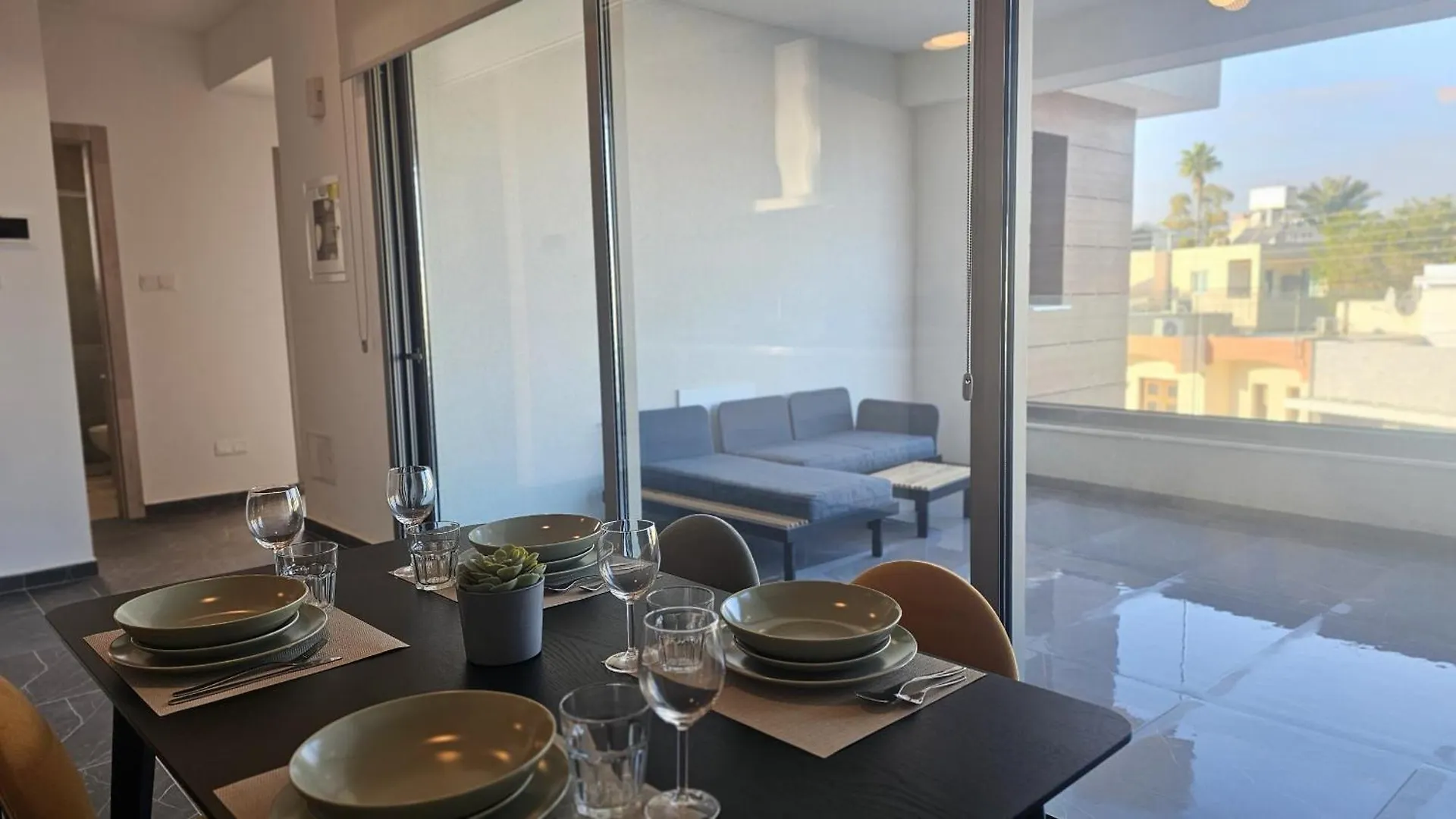 Stay Larnaca Pearl Apartment